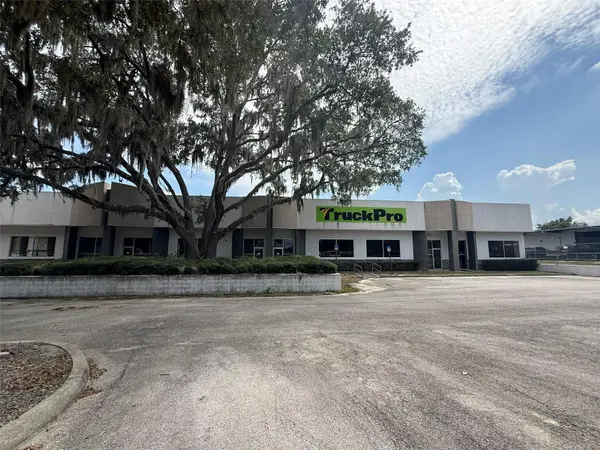 5042 W HIGHWAY 40 #101, Ocala, FL 34482