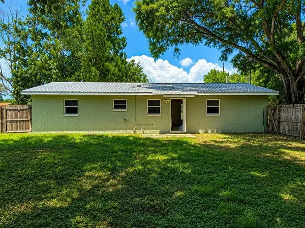 516 TANGLEWOOD DR, Auburndale, FL 33823