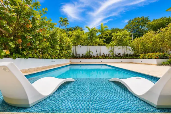 60 SOLDADO SERRANO, San Juan, PR 00911