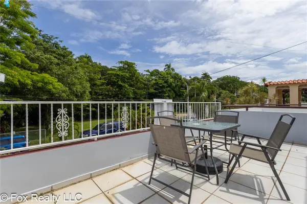 B4 URB VISTA AZUL, Rincon, PR 00677