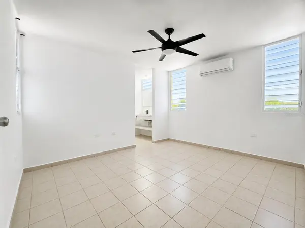 URB. PARQUE DE CANDELERO HIPOCAMPO ST. #184, Humacao, PR 00791