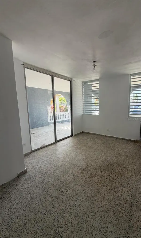 Villa Carolina 205-13 N 510, Carolina, PR 00985