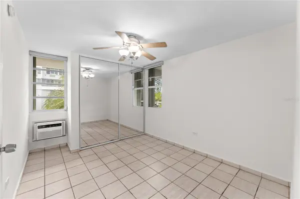 1105 AVE JUAN CARLOS DE BORBON #1105, Guaynabo, PR 00969