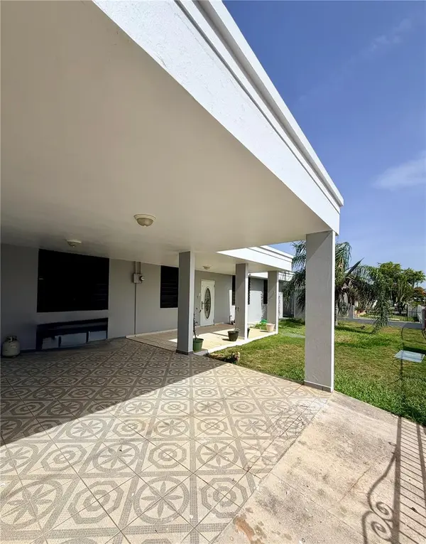 #131 CALLE HARRISON BASE RAMEY, Aguadilla, PR 00603