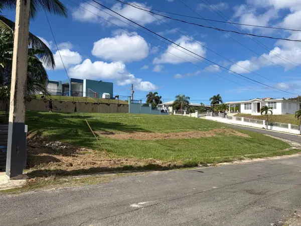 URB COLINAS DEL LAGO, Aguada, PR 00602