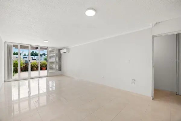 7-B-1 CHALETS DEL PARQUE #7B1, Guaynabo, PR 00969