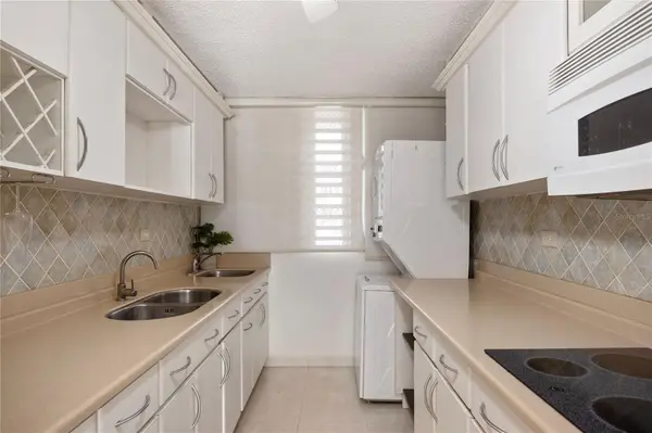 7-B-1 CHALETS DEL PARQUE #7B1, Guaynabo, PR 00969