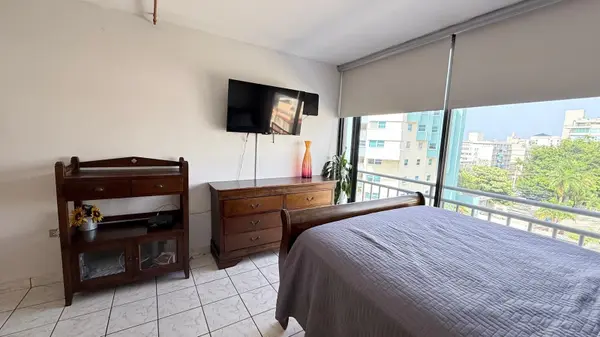 37 ISLA VERDE AVE, Carolina, PR 00979