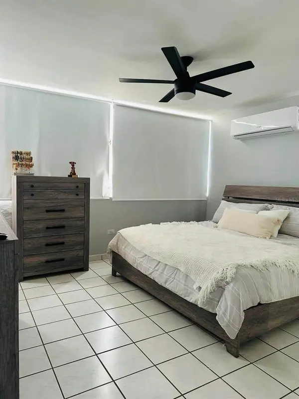 Calle 10 S7, Toa Alta, PR 00953