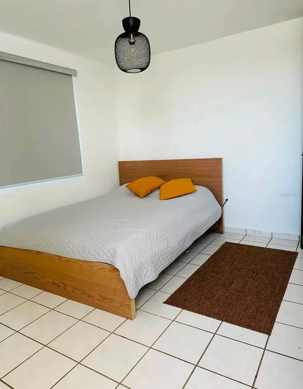 Calle 10 S7, Toa Alta, PR 00953