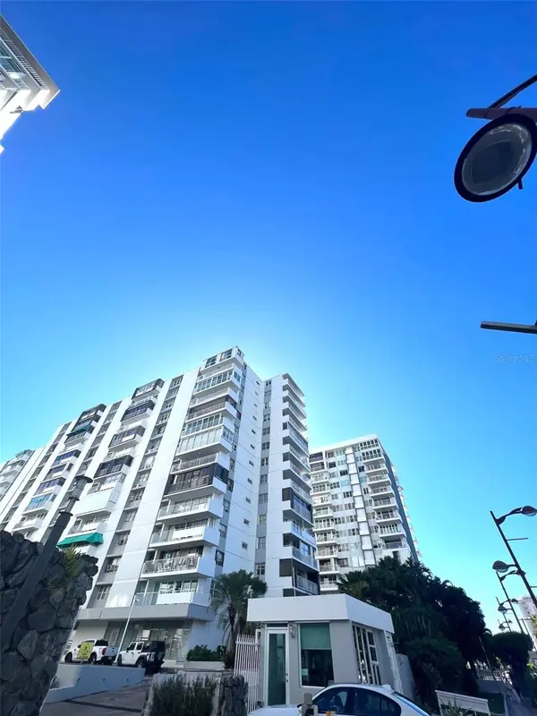 6400 ISLA VERDE AVE #6 J, Carolina, PR 00979