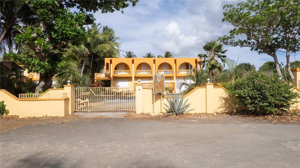 279-281 BRAVOS DE BOSTON, Vieques, PR 00765