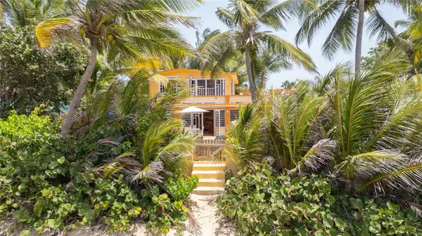 279-281 BRAVOS DE BOSTON, Vieques, PR 00765