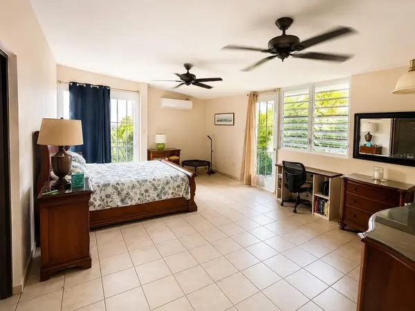 10 CAMINO PEPE BURGOS, Guaynabo, PR 00970