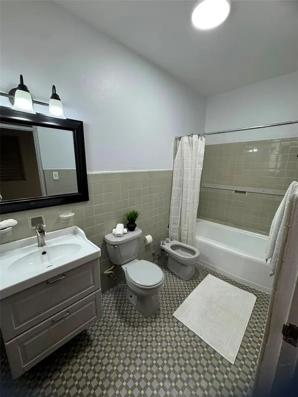 F-6 CALLE GENOVA #F-6, Guaynabo, PR 00966