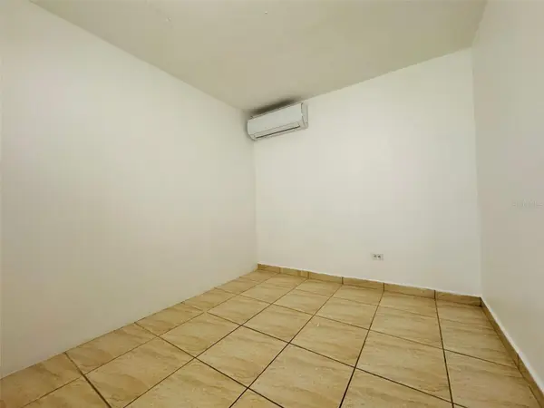 AVE. ITURREGUI Calle 514 URB. COUNTRY CLUB, Carolina, PR 00981
