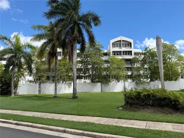 100 CONDOMINIO BOSQUE SERENO #126, Bayamon, PR 00957