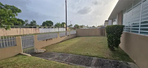 30-27 Calle Pravia URB. VILLA ASTURIAS ST, Carolina, PR 00983