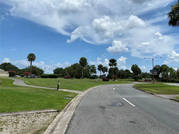 1953 THE OAKS BLVD, Kissimmee, FL 34746