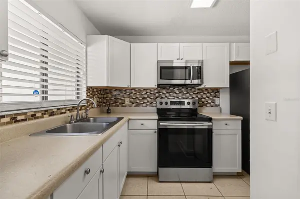 111 MICHELLE LN #B, Kissimmee, FL 34743