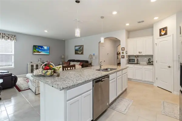 2916 HOODED CRANE CV, St Cloud, FL 34773