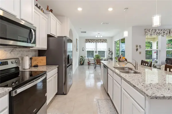 2916 HOODED CRANE CV, St Cloud, FL 34773