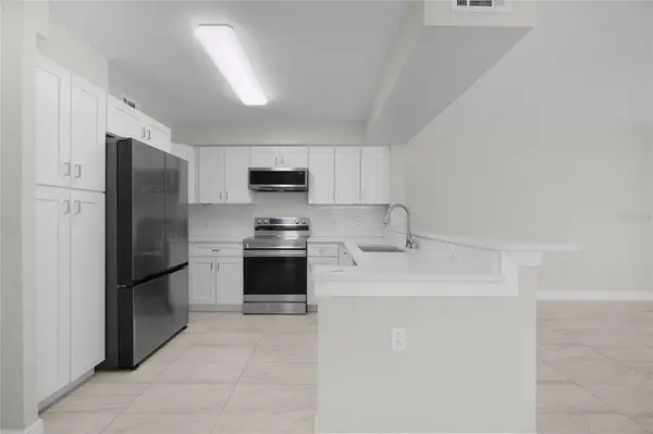 13929 FAIRWAY ISLAND DR #818, Orlando, FL 32837