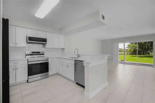 13929 FAIRWAY ISLAND DR #818, Orlando, FL 32837