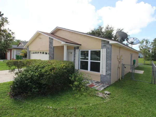 1374 BOULDER DR, Kissimmee, FL 34744