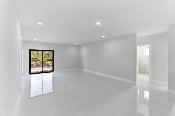 107 E 15TH ST, Lehigh Acres, FL 33972