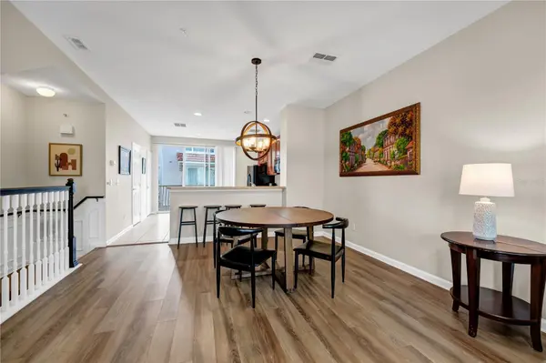 5064 TIDEVIEW CIR #82, Orlando, FL 32819