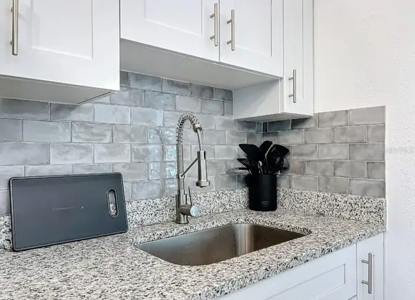 2893 WOOD ST, Sarasota, FL 34237