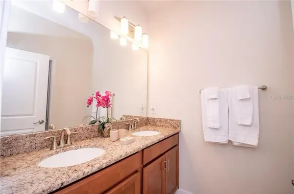 9047 DOGLEG DR, Davenport, FL 33896