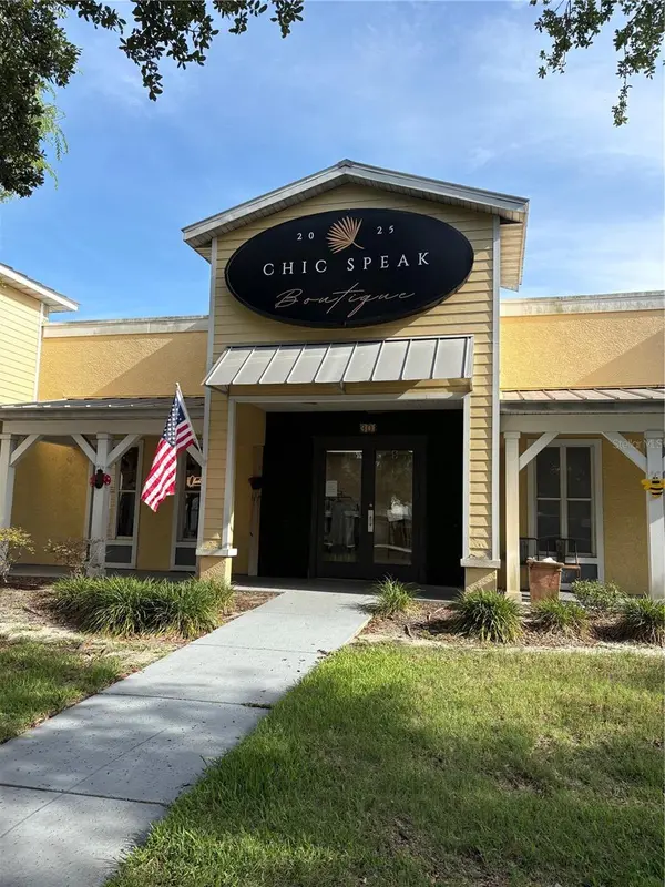 301 W BAY DR #5, Largo, FL 33770