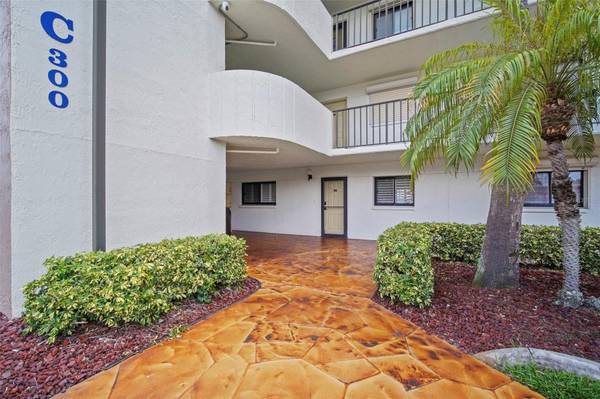 300 S SYKES CREEK Pkwy #105, Merritt Island, FL 32952