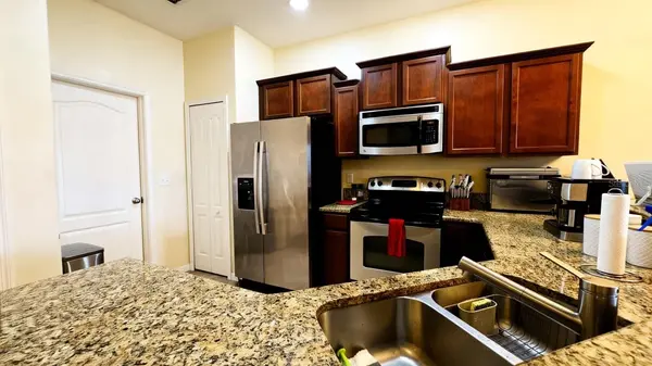 4085 SHADE TREE LN, Lakeland, FL 33812