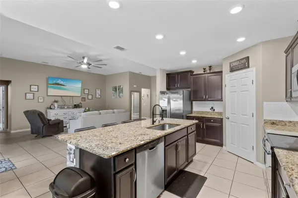 394 BLUE LAKE CIR, Kissimmee, FL 34758
