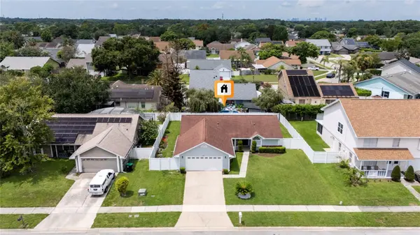 2042 GAMBOGE DR, Orlando, FL 32822