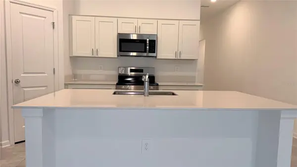 1129 DEEPWATER CIR, Eagle Lake, FL 33839