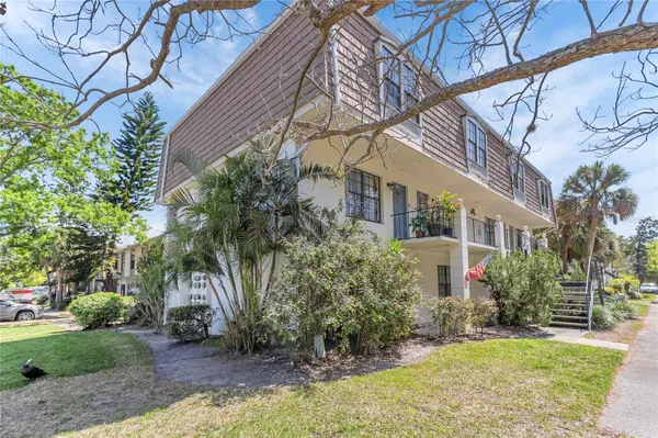 5912 VILLAGE CIR #5912, Orlando, FL 32822