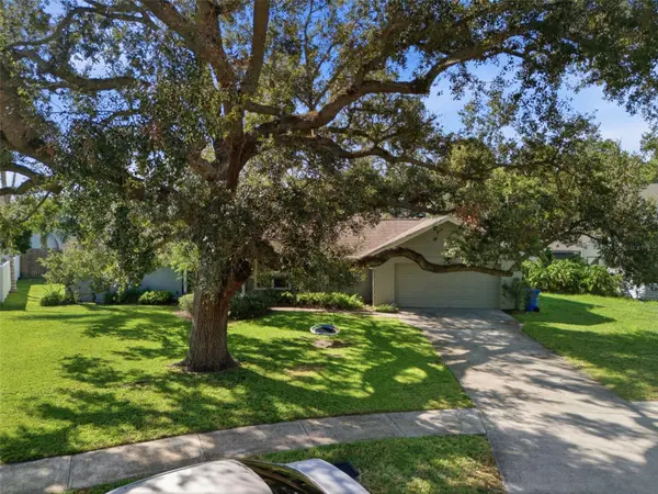 13536 LAKE MAGDALENE DR, Tampa, FL 33613