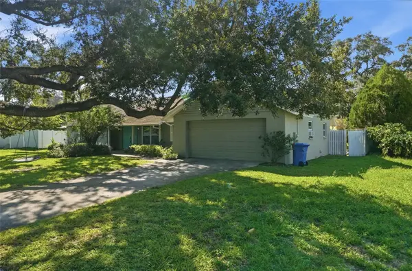 13536 LAKE MAGDALENE DR, Tampa, FL 33613