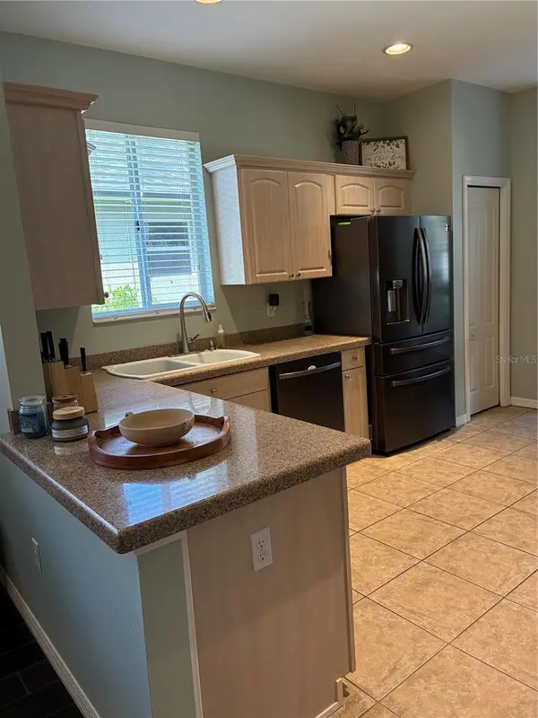 8872 FOUNDERS CIR, Palmetto, FL 34221