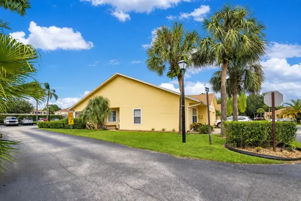 3200 QUEEN PALMS CT, Kissimmee, FL 34747