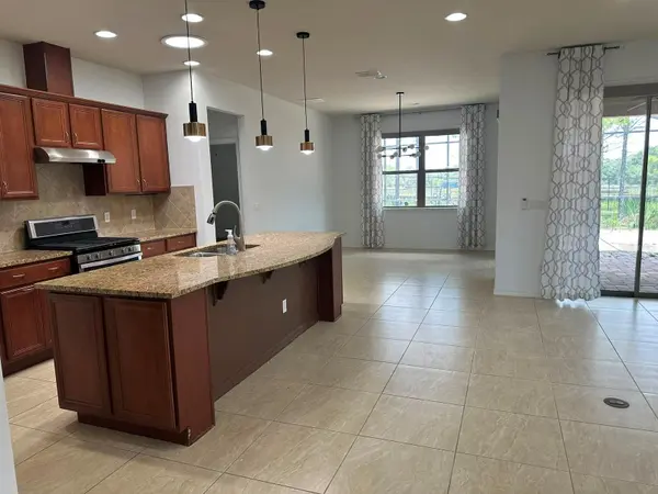 333 NAVARRA LN, Davenport, FL 33837