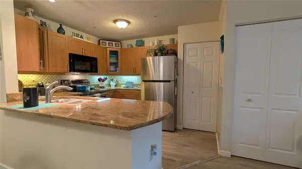 5717 BAYWATER DR, Tampa, FL 33615