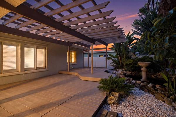 15814 3RD ST E, Redington Beach, FL, 33708 photo 23