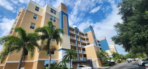 960 STARKEY RD #3302, Largo, FL 33771