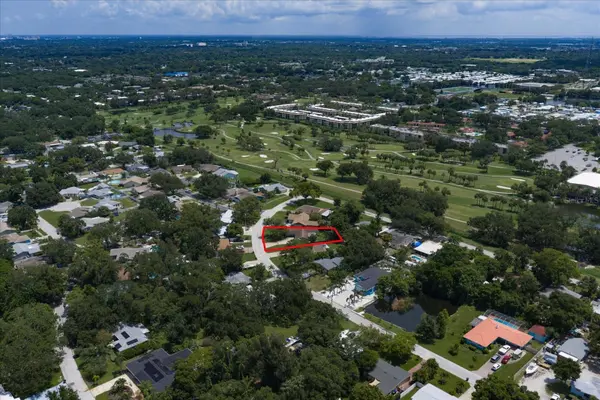 12811 LAKE DR, Largo, FL 33774