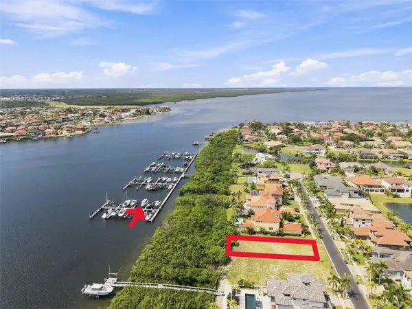 6111 LAGOMAR LN, Apollo Beach, FL 33572